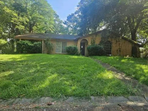 6019 Lake Trace Cir, Jackson, MS 39211