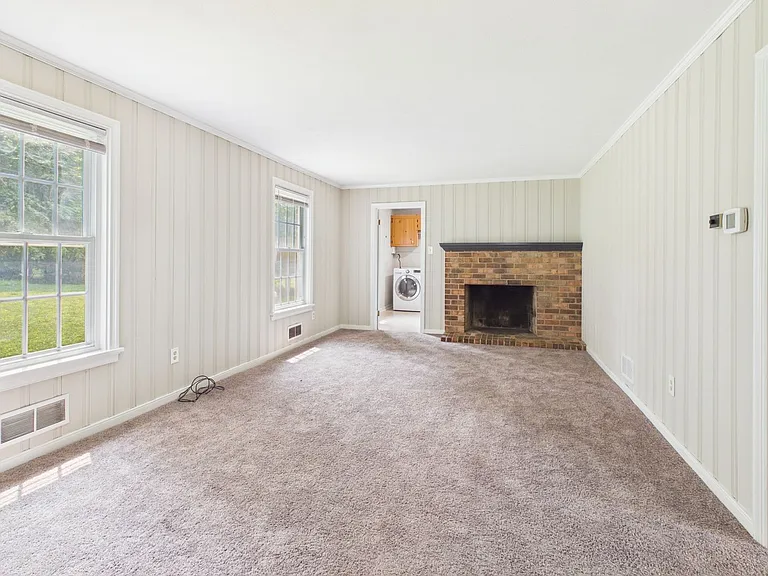 1519 Chauncey Ln — Photo 29