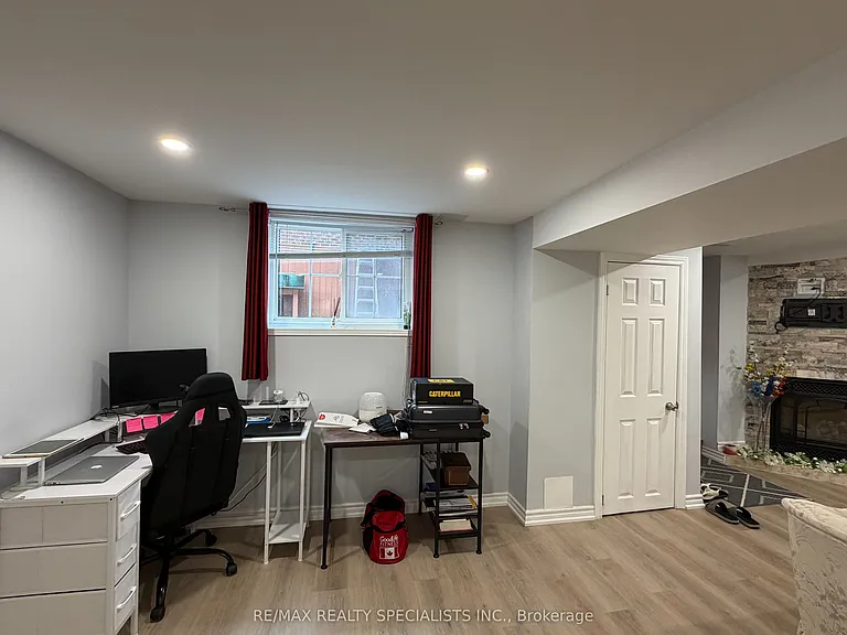 934 Boyer Blvd #BASEMENT — Photo 32