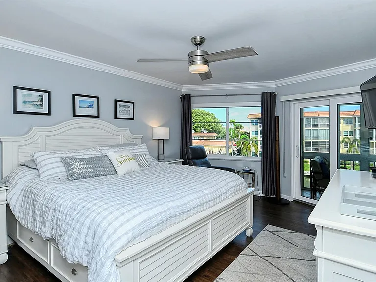 1215 S Portofino Dr #308 — Photo 8