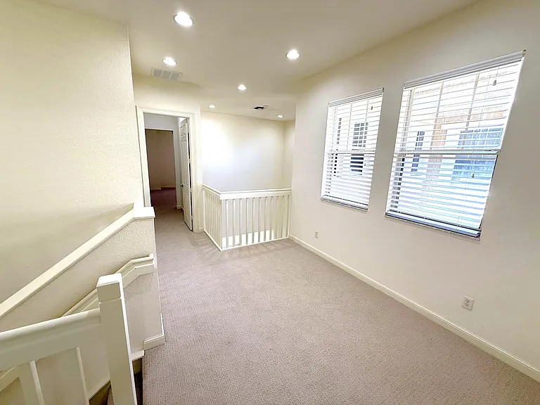 685 Pacific Grove Dr #2 — Photo 13