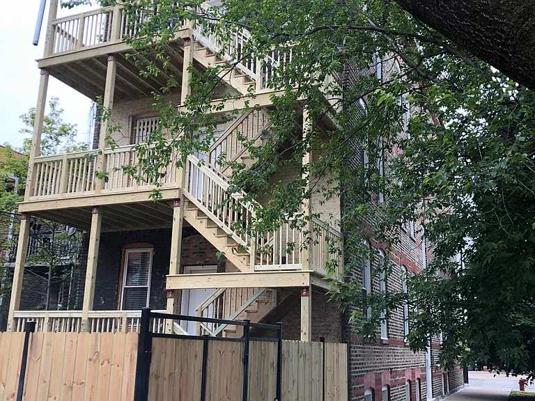 1059 N Damen Ave — Photo 18