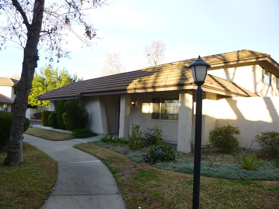 Front Entry Footpath