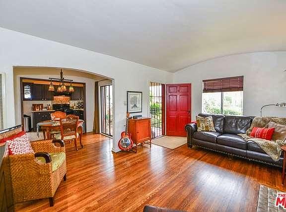 5th image of 407 S Catalina St