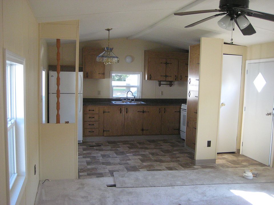 2nd image of 10 Sharon Dr