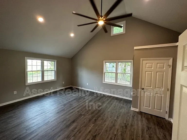 2208 Sanderson Rd — Photo 10