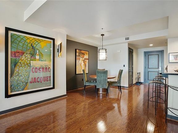 4th image of 3338 Peachtree Rd NE APT 2405