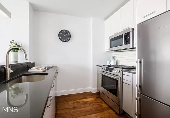 3rd image of 42-14 Crescent St #4B