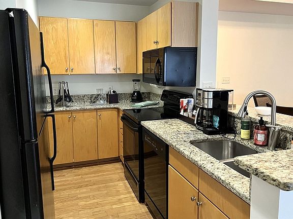 5th image of 715 N Church St Unit 610