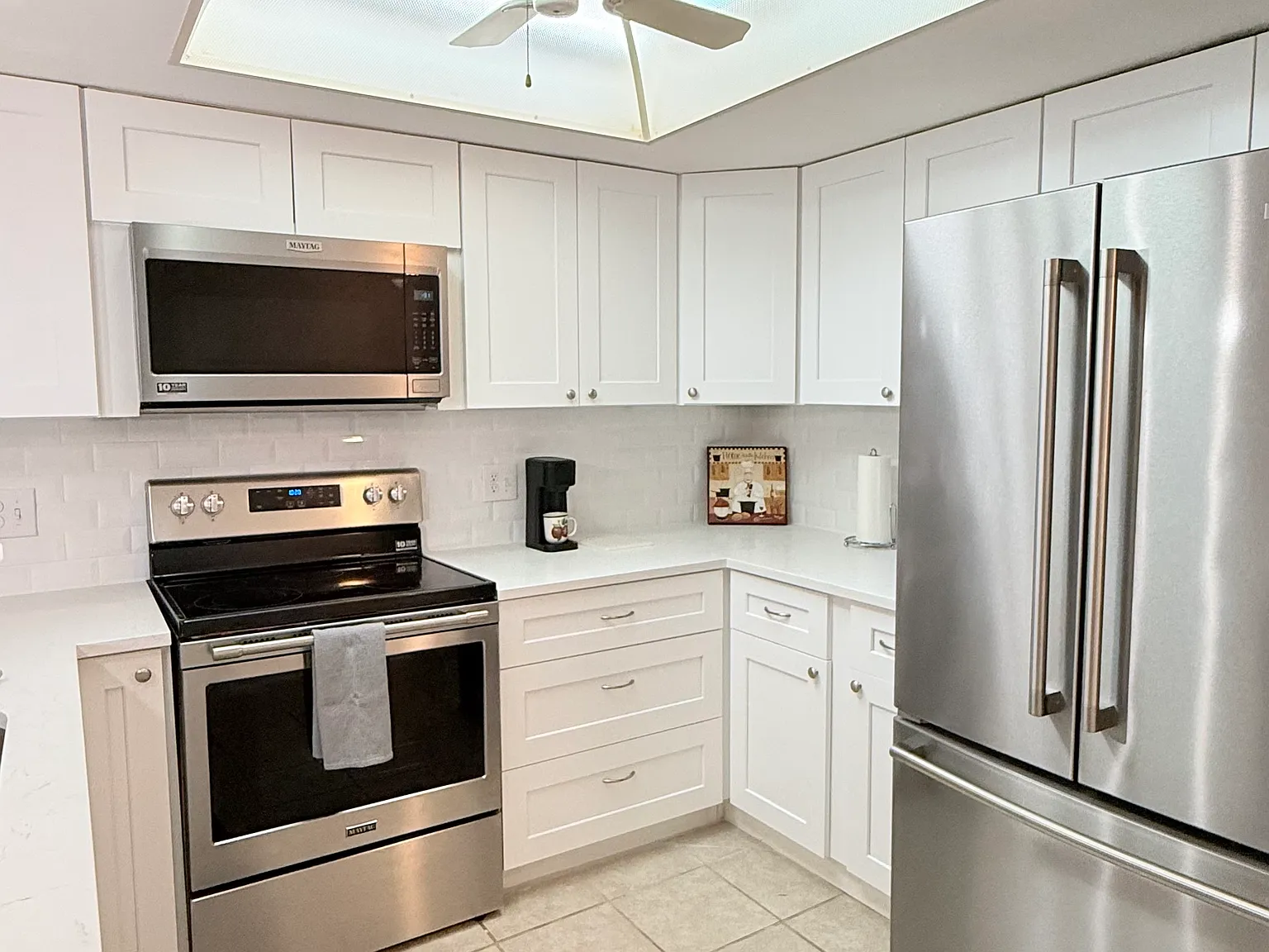 1515 Forrest Nelson Boulevard — Photo 4