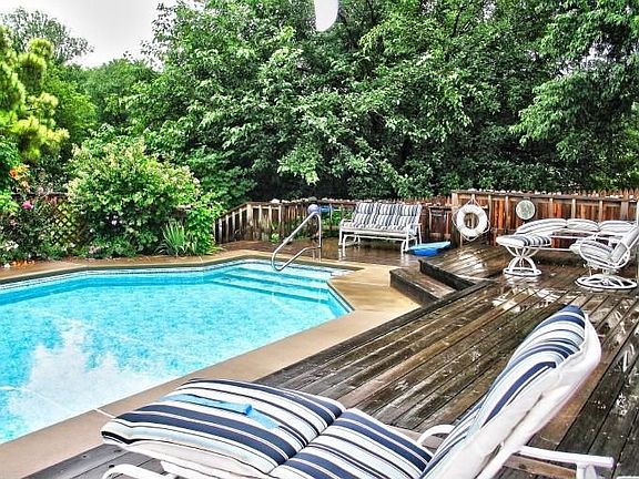 5th image of 18416 Scarlet Oak Ln