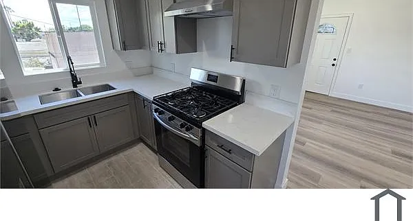 835 E 92nd St #4 — Photo 5