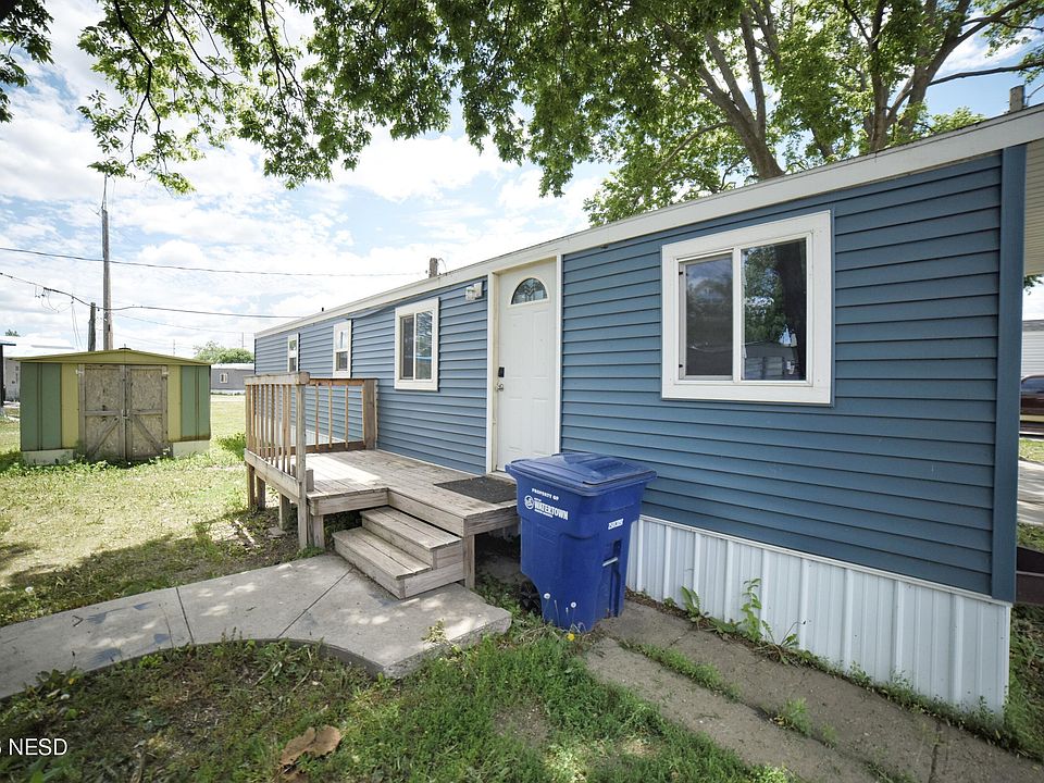 1st image of 204 9th St SW