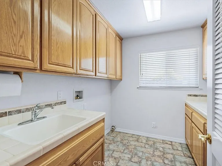 932 Skylark Ct — Photo 10