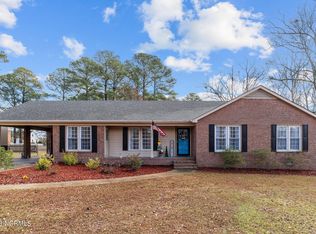 2905 Camelot Dr, Kinston, NC 28504