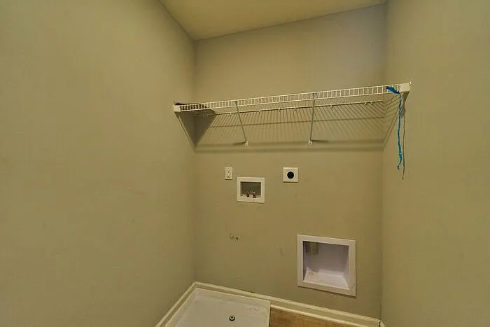7226 Griffon Ln — Photo 24