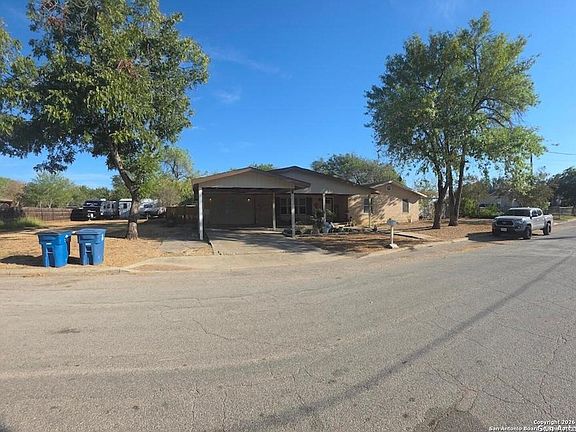 2nd image of 1112 Plum St
