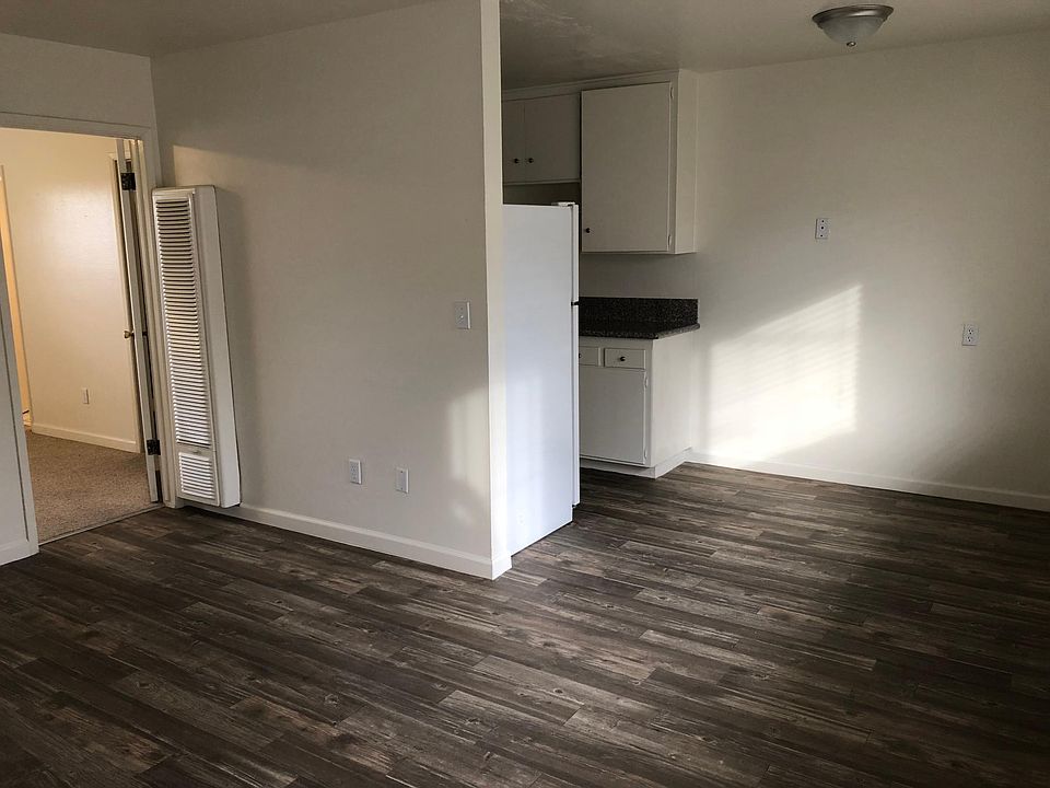 1st image of 260 W Cypress Ave APT 17