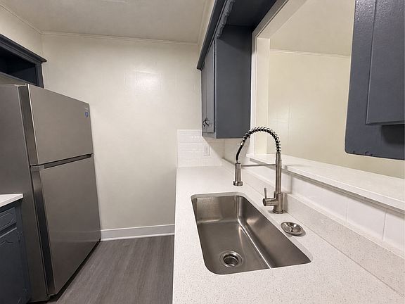3rd image of 2002 Washington St #1