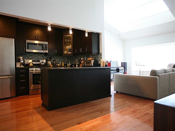 3rd image of 24235 Oak Park Dr