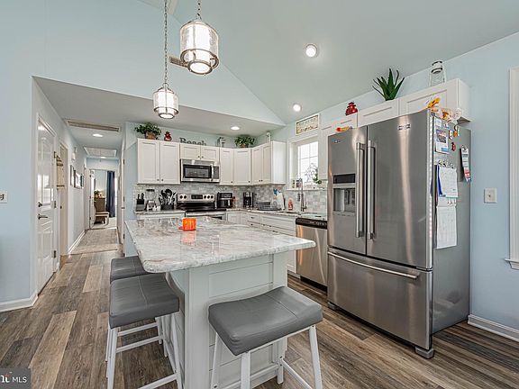 4th image of 37078 Canvasback Rd
