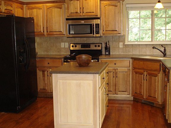 4th image of 3 Bedale Cir