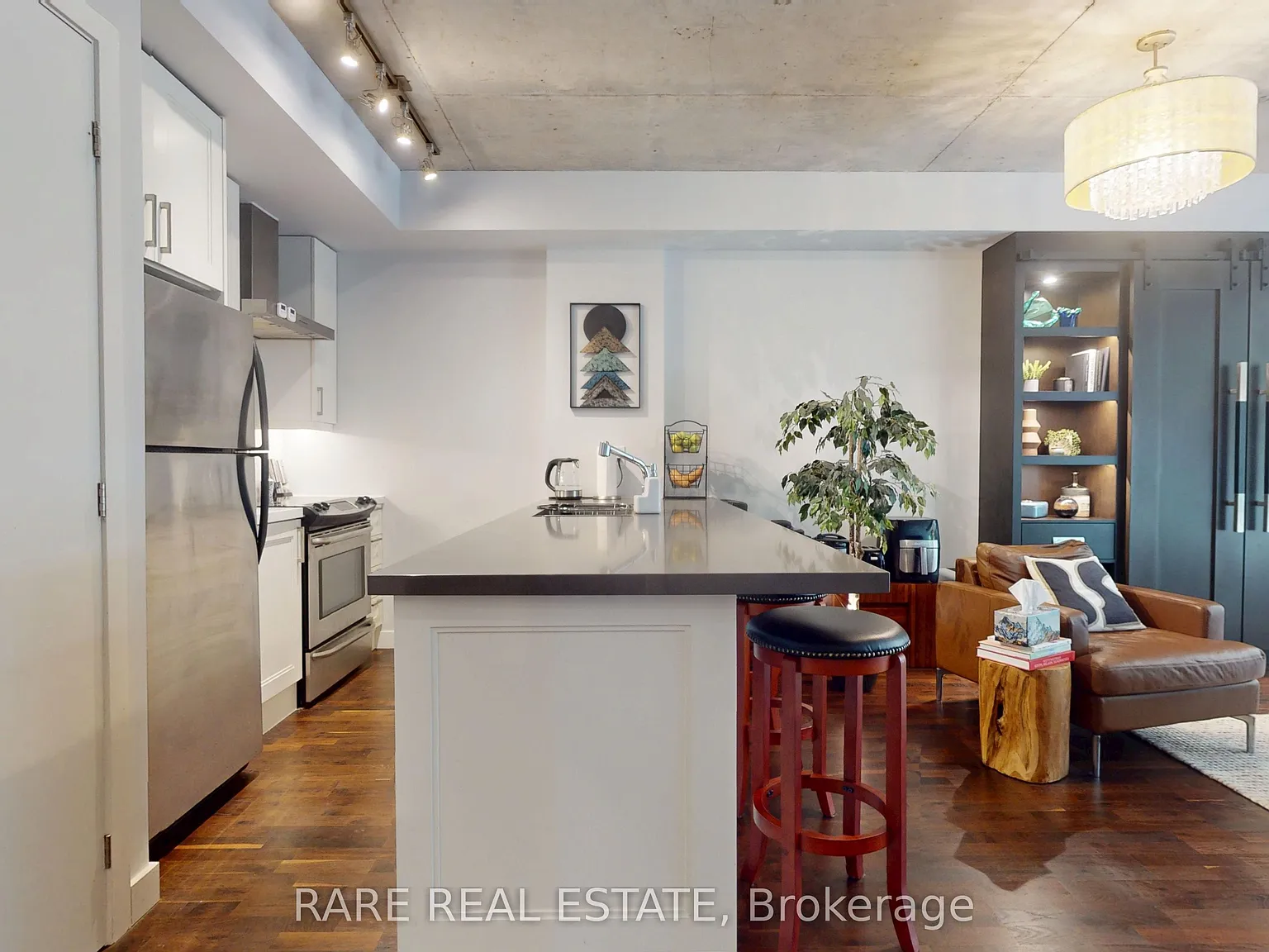 2 bed, $3,200 — Photo 4