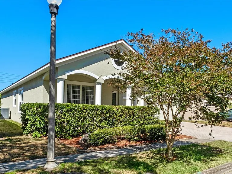 13121 Zori Ln — Photo 4