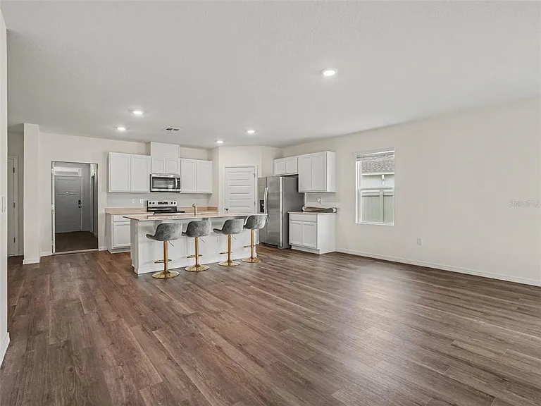 3377 Wakefield Dr — Photo 4