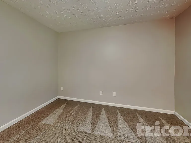 1515 Olde Oak Dr — Photo 7