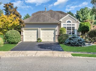 16 Henley Cir, Manchester, NJ