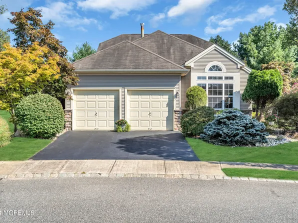 16 Henley Circle, Manchester, NJ 08759