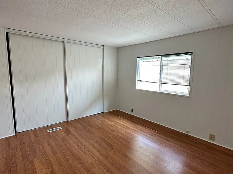 1529 NW Avon Ct — Photo 10