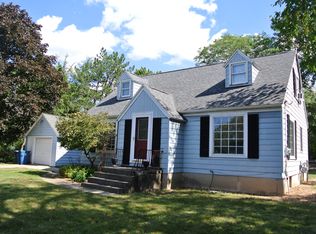 3240 Breton Rd SE, Grand Rapids, MI 49512