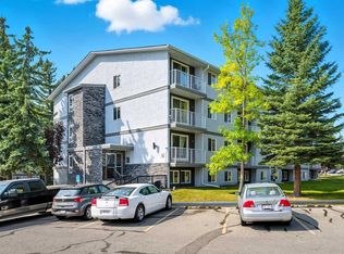 5601 W Dalton Dr NW #302A, Calgary, AB T3A2E2