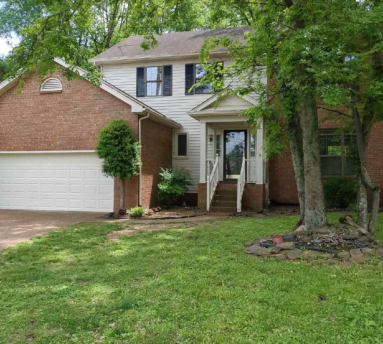 1117 Elkader Court South - 1 — Photo 1
