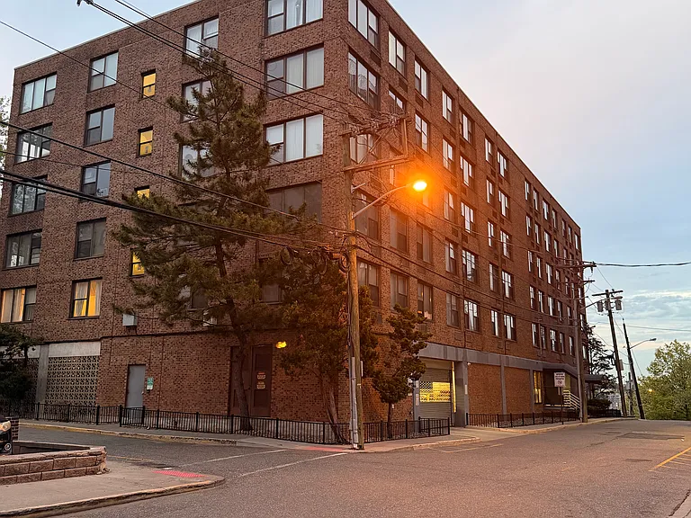 9019 Wall St #5C — Photo 1