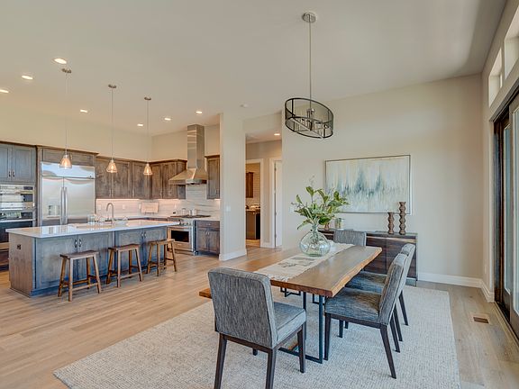 model home dining