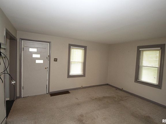 3rd image of 217 N Stanton St