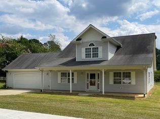 6747 Whitmire Rd, Cumming, GA 30028