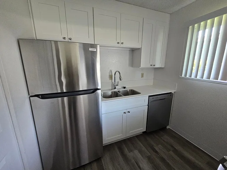 #765 ALDERBROOK APARTMENTS — Photo 9