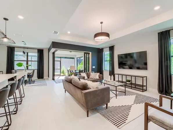 1950 Tripletail Ln, Naples, FL 34114