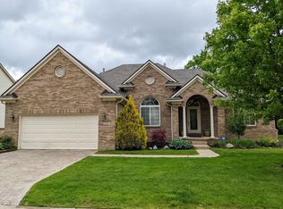 26968 N Monroe Dr, Southfield, MI