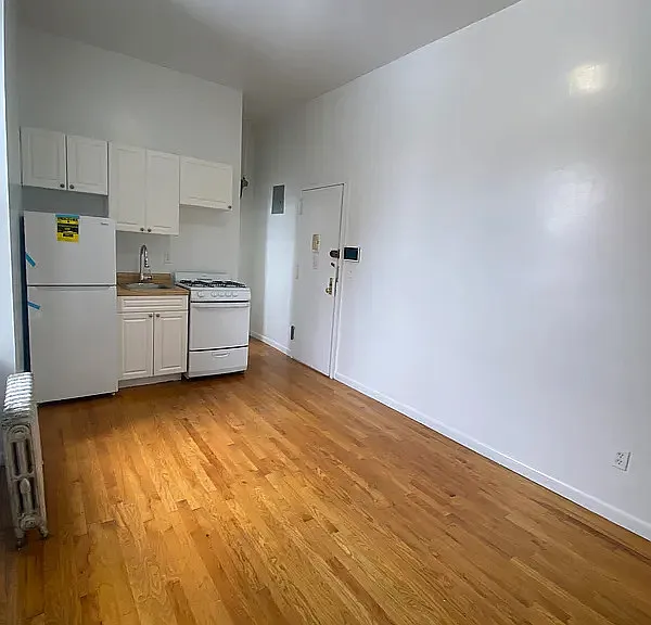 404 W 56th St #24 — Photo 3
