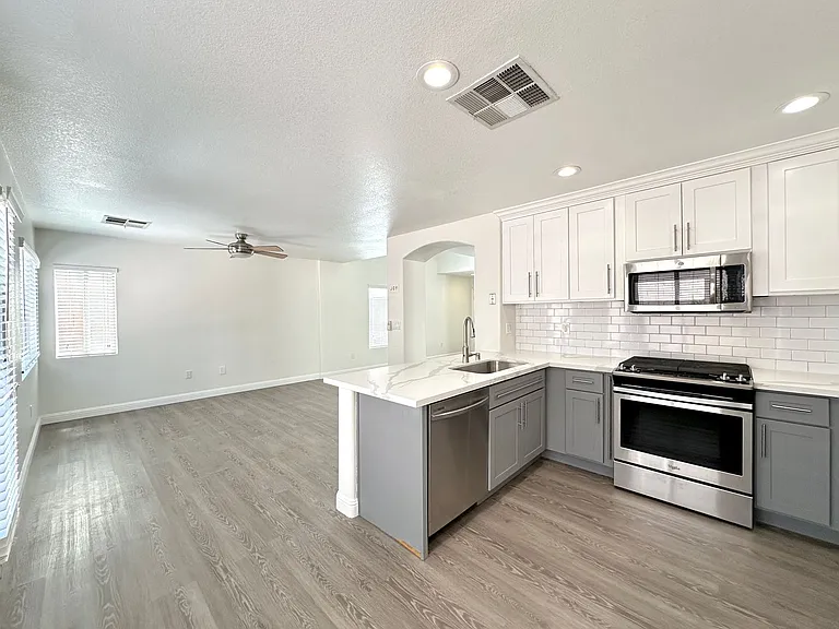 11028 Meadow Leaf Ave — Photo 6