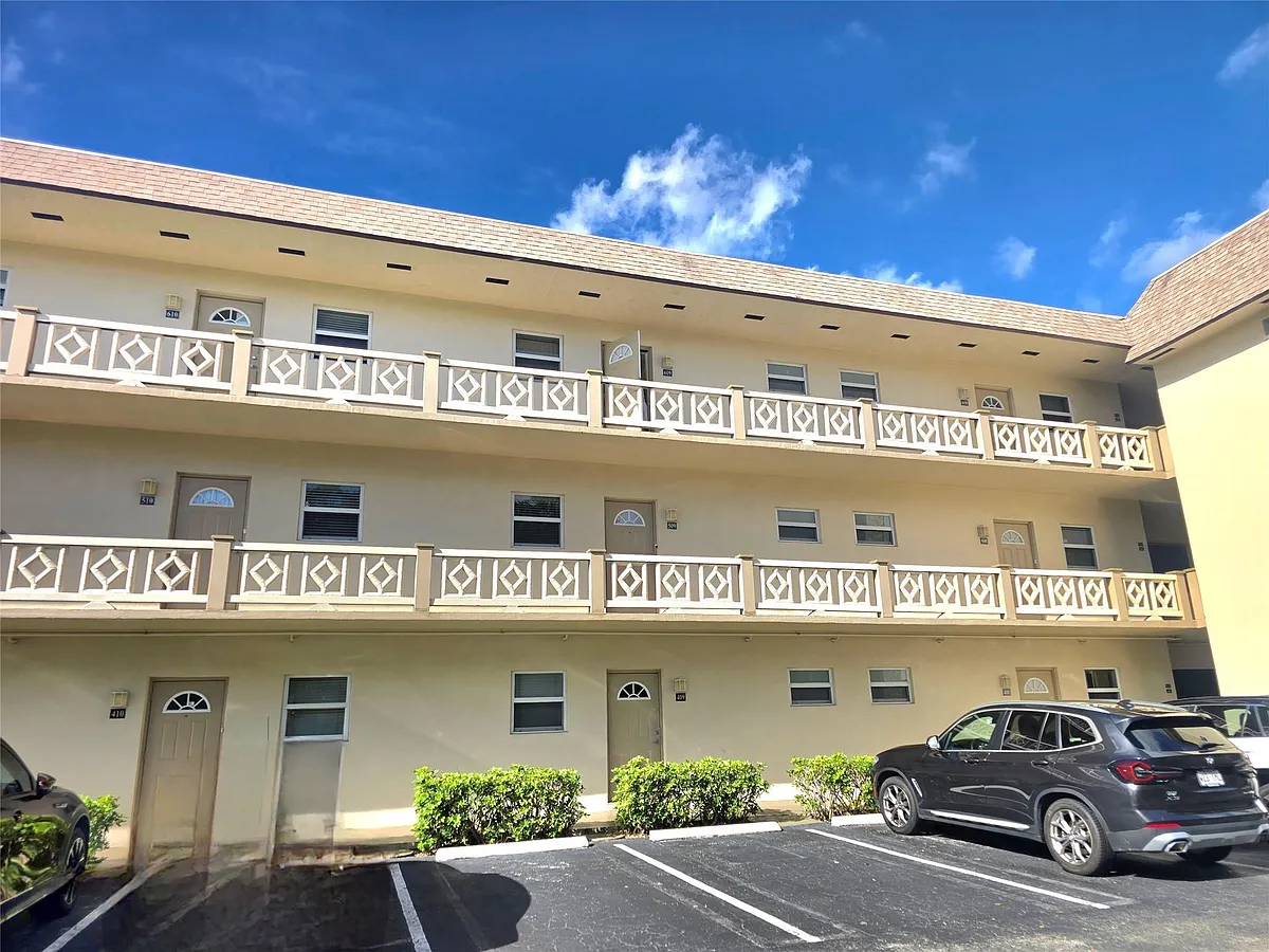 Building Photo - 3531 NW 50th Ave #609
