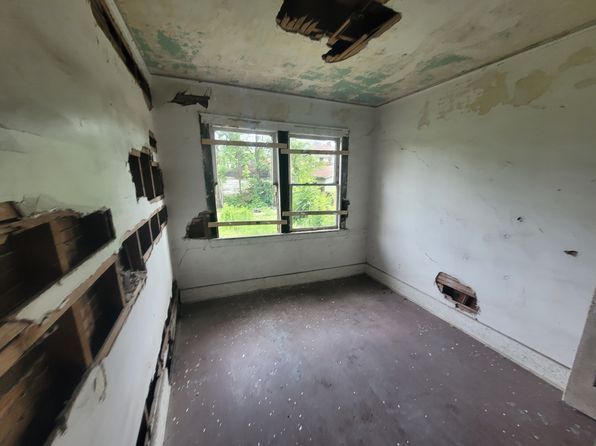 detroit-michigan-88398033 picture