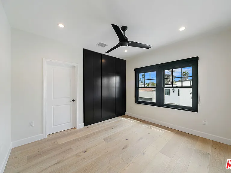 458 N Sierra Bonita Ave #460 — Photo 30