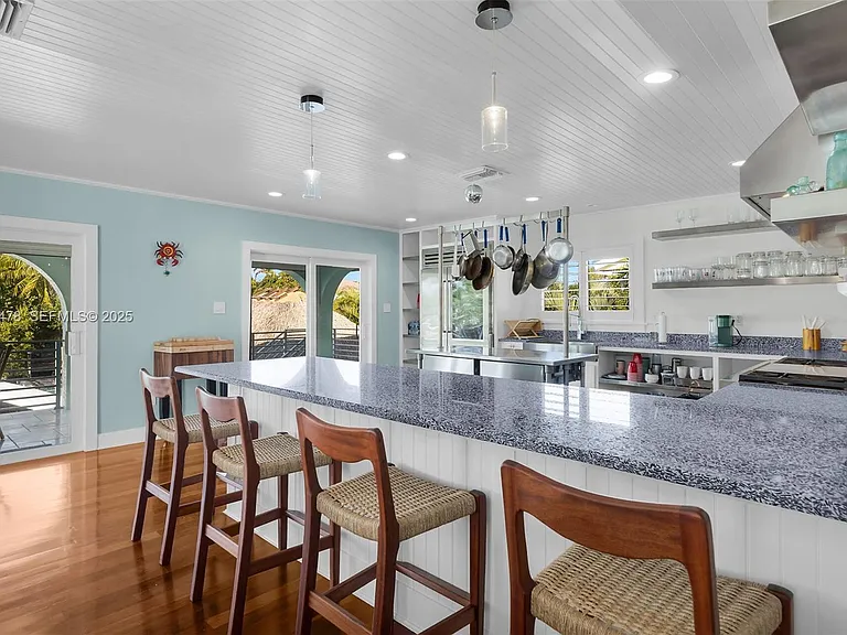 232 W Seaview Dr — Photo 31