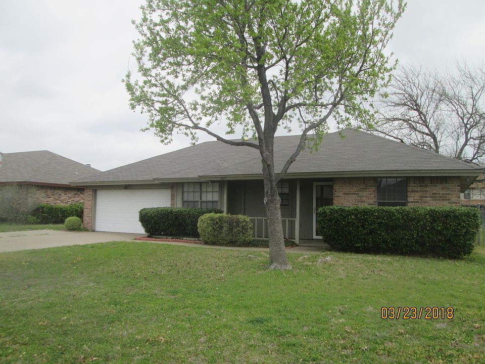 1st image of 205 Meadowbrook Ln